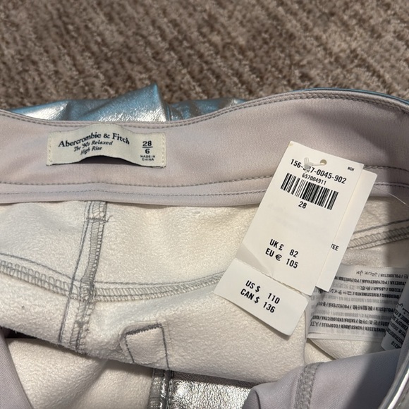 Silver Metallic High-Waisted Pants - Picture 4 of 4